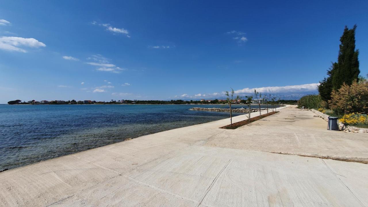 Malo Ferienvilla Privlaka, Pool, Boje, Wi-Fi, Wallbox Привлака Екстериор снимка