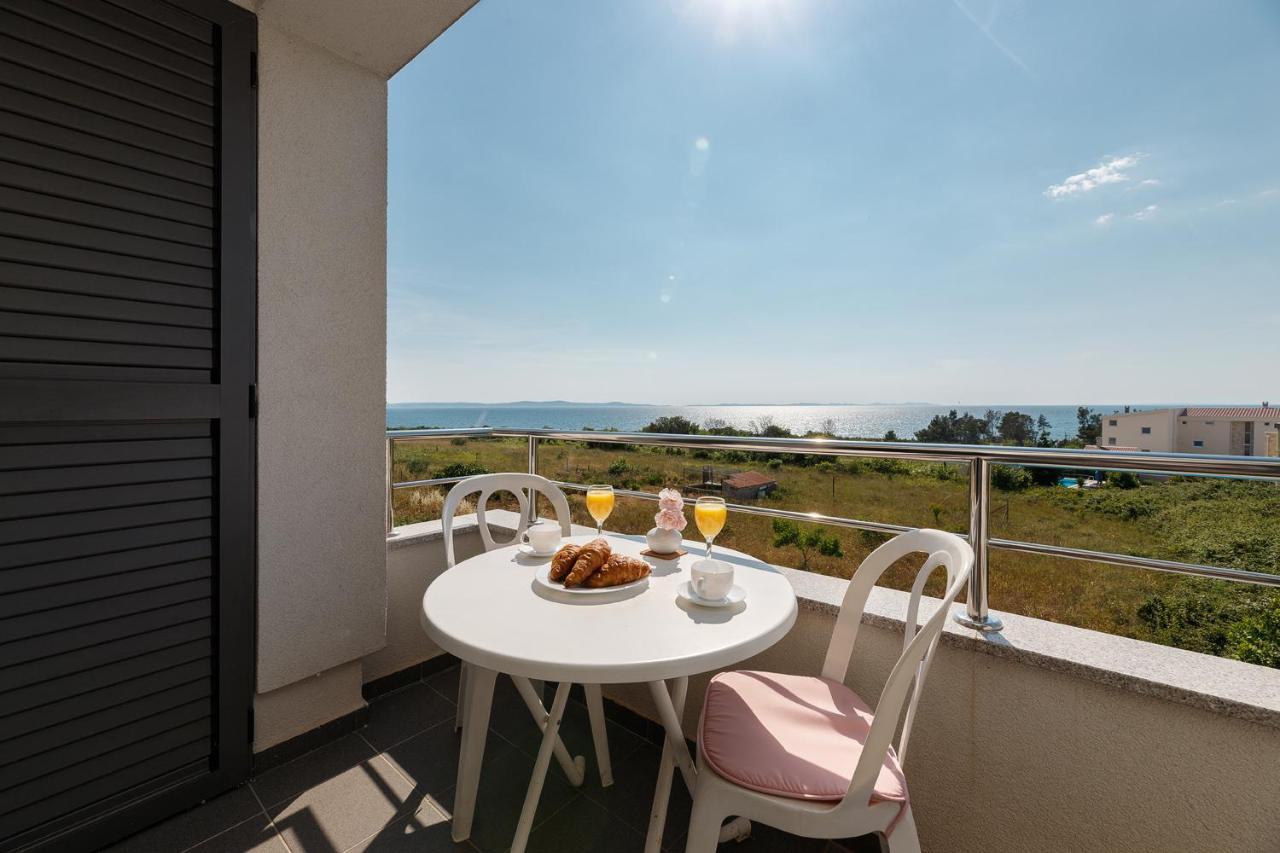 Malo Ferienvilla Privlaka, Pool, Boje, Wi-Fi, Wallbox Привлака Екстериор снимка