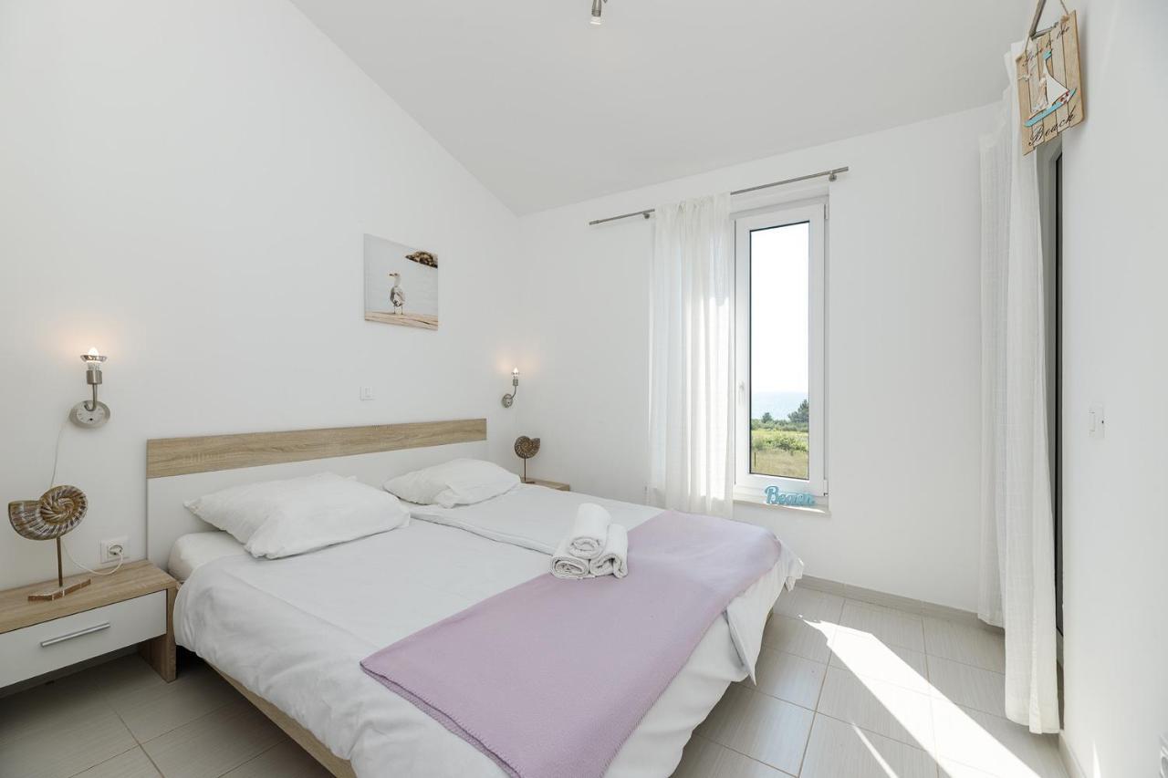 Malo Ferienvilla Privlaka, Pool, Boje, Wi-Fi, Wallbox Привлака Екстериор снимка