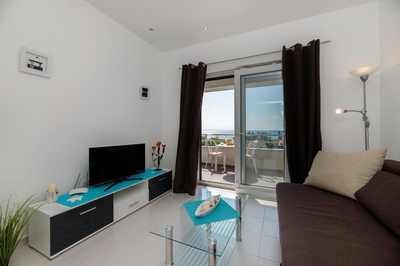 Malo Ferienvilla Privlaka, Pool, Boje, Wi-Fi, Wallbox Привлака Екстериор снимка