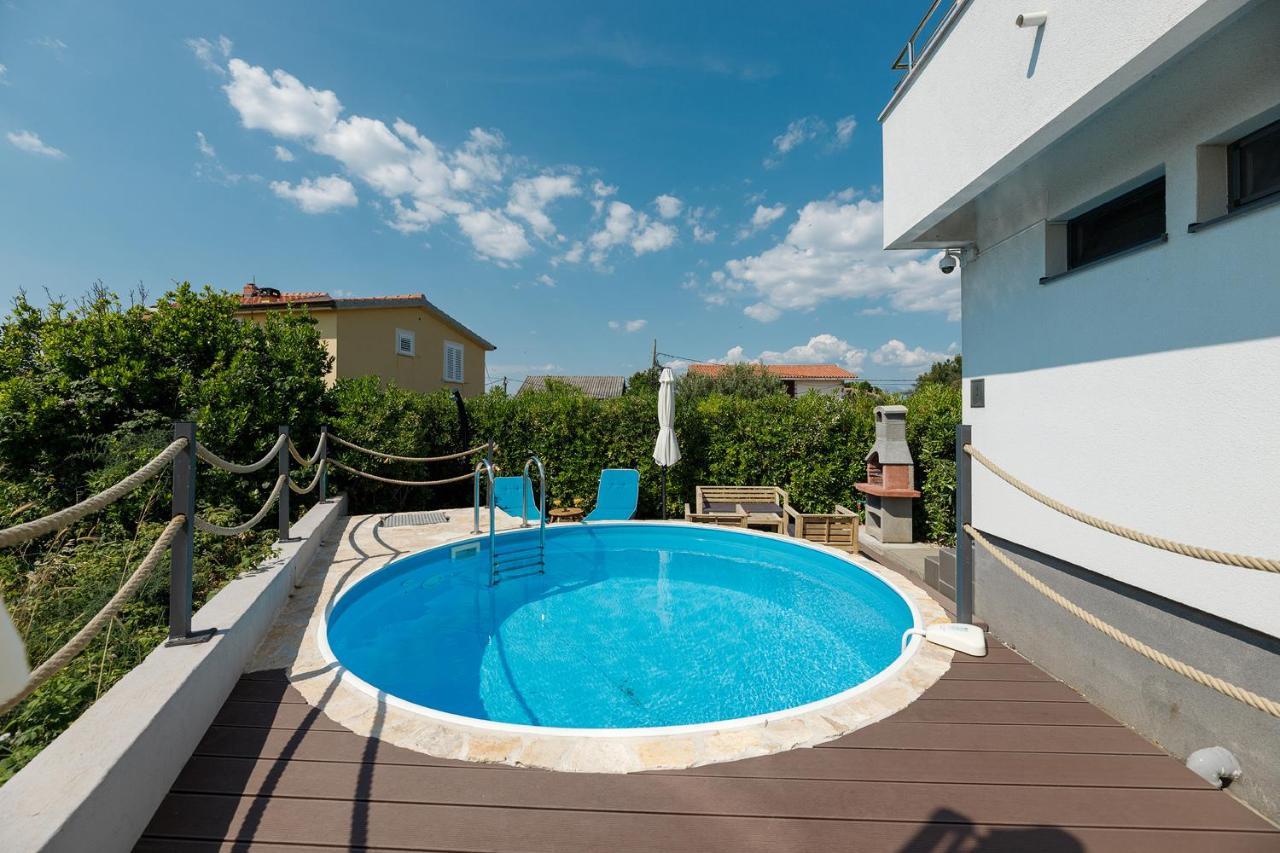 Malo Ferienvilla Privlaka, Pool, Boje, Wi-Fi, Wallbox Привлака Екстериор снимка