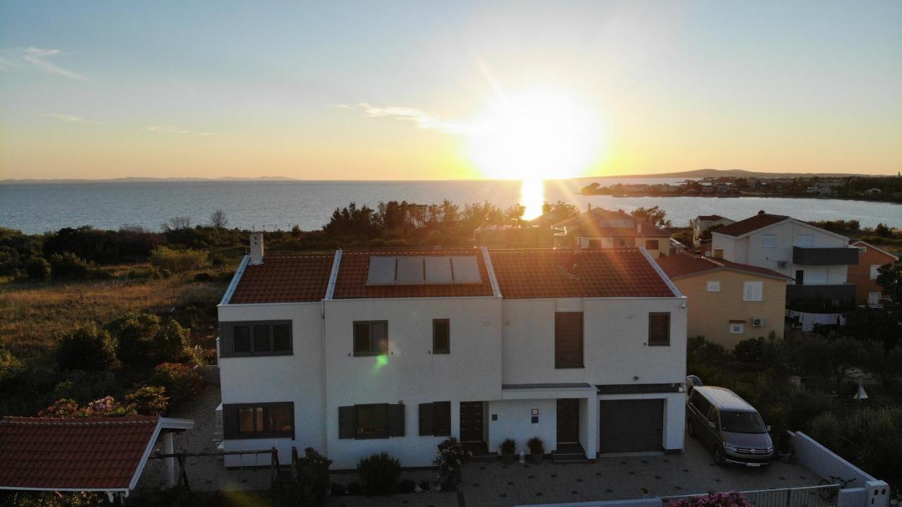 Malo Ferienvilla Privlaka, Pool, Boje, Wi-Fi, Wallbox Привлака Екстериор снимка